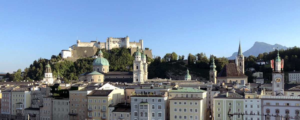 Salzburg. Blick über die Salzach auf die Altstadt mit dem Dom und der Festung Hohensalzburg © Thomas Prochazka