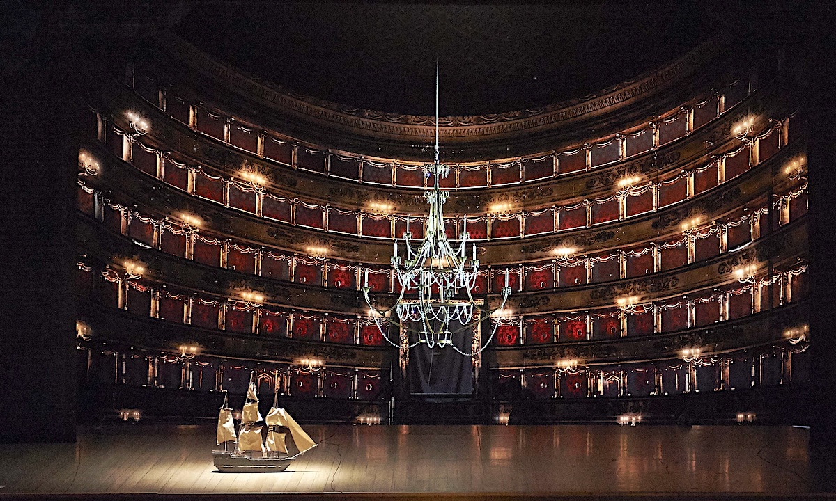 »&#8239;The Tempest&#8239;«, 1. Akt, im Bühnenbild von Jasmine Catudal und der Inszenierung von Robert Lepage © Wiener Staatsoper GmbH/Michael Pöhn