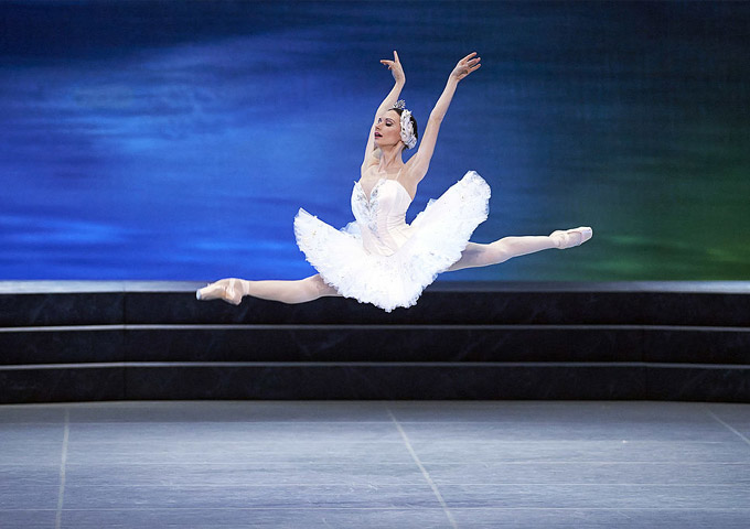 »Schwanensee«, 1. Akt: Liudmila Konovalova als Prinzessin Odette © Wiener Staatsballett/Ashley Taylor