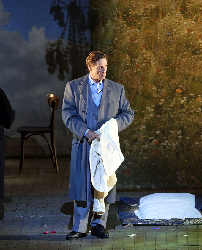 »La traviata«, 2. Akt: Simon Keenlyside als Giorgio Germont © Wiener Staatsoper GmbH/Michael Pöhn