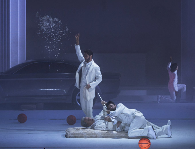 »Don Giovanni«, 1. Akt: Vito Priante (Leporello), Mika Kares (Il Commendatore) und Davide Luciano (Don Giovanni) © Salzburger Festspiele/Ruth Walz