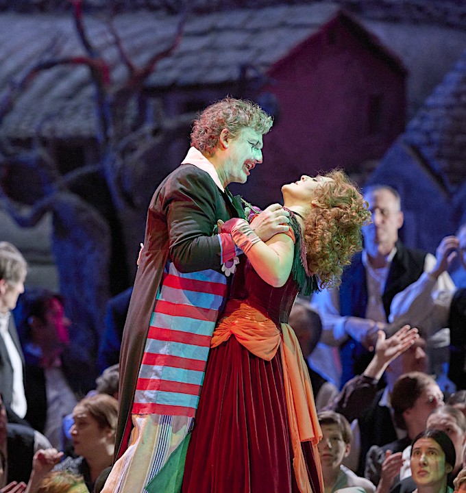 » Pagliacci «: Maria Agresta (Nedda/Colombina) und Jonas Kaufmann (Canio/Pagliaccio) © Wiener Staatsoper/Michael Pöhn